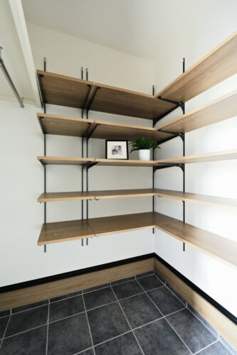 靴はもちろん、趣味の道具もしまるほど大きなSIC