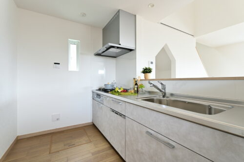 リビングを見渡せる人気の対面キッチン