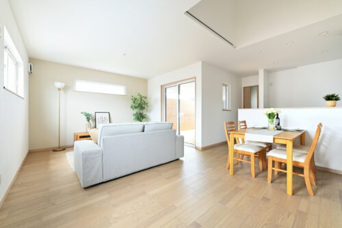 明るいLDKでご家族団らんの時間を・・