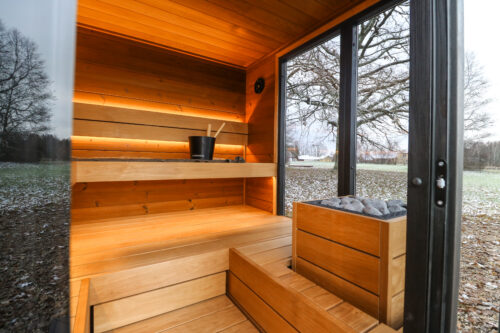 PRIMO CORNER　内装　推奨ストーブ HUUM Hive  Core BK 9 