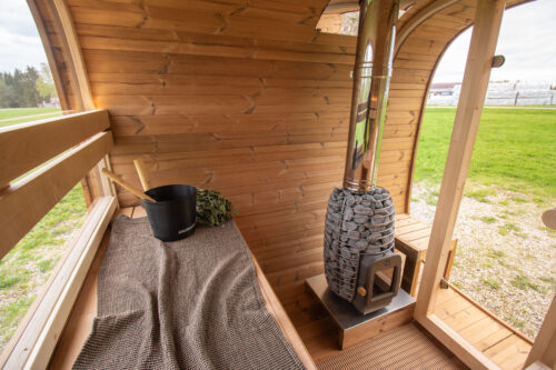 DICE COMFY　内装　ストーブ HUUM Hive Wood 13 