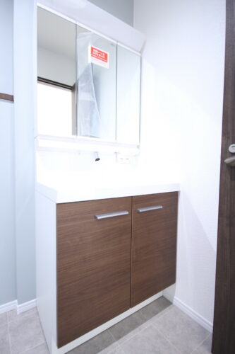 おしゃれなクッションフロアで毎朝の支度も気分が上がる洗面室